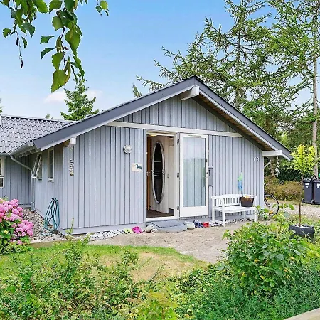 別荘 Luxurious Holiday In Zealand With Garden Rødvig