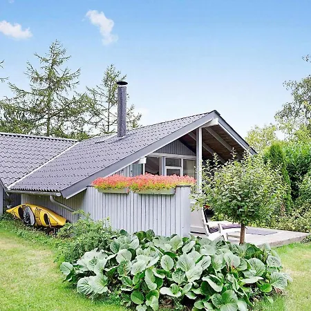 別荘 Luxurious Holiday In Zealand With Garden Rødvig
